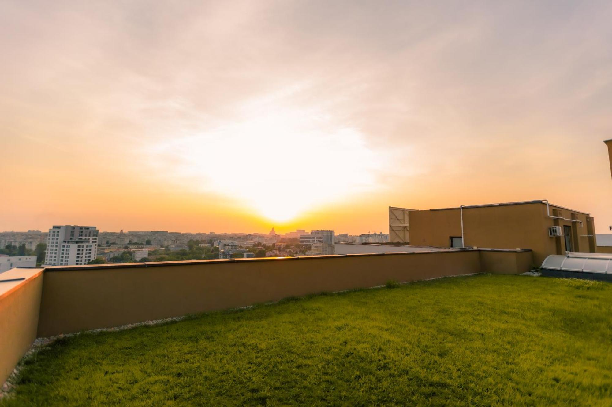 Sunset Apartment - Central Apt With Rooftop Garden Bukareszt Zewnętrze zdjęcie